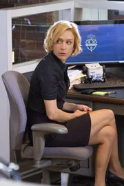 Eigentlich darf Catherine (Chloë Sevigny) an den Ermittlungen in dem Mordfall erst mitarbeiten, wenn sie eine Freigabe durch den Staatsanwalt erhält. Aber Catherine wäre nicht Catherine, wenn sie sich nicht darüber hinwegsetzen würde ...