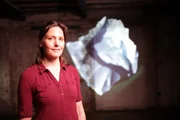 Helen Czerski präsentiert die neuesten wissenschaftlichen Erkenntnisse über Eisberge.