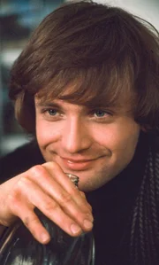 Bernhard Schir (Armin).