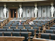 Heinz Fischer im Parlament mit Historiker Marcus Patka.