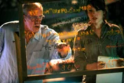 Der Wissenschaftler Dr. Daniel Lehman (Christopher Lloyd) und seine Kollegin Imogene O´Neill (Marla Sokoloff) berechnen in einem mexikanischen Observatorium die Flugbahn des Asteroiden.