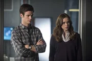 NELLA FOTO: GRANT GUSTIN (BARRY ALLEN/FLASH) E DANIELLE PANABAKER (CAITLIN)