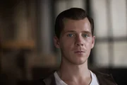 Lee Harvey Oswald (Daniel Webber).