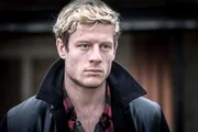 Hinter dem netten Gesicht schlummert ein Monster: Mit Tommy (James Norton) bricht das Unheil herein.