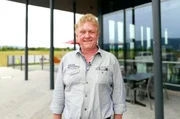 MDR FERNSEHEN GLAUBWÜRDIG: GEORG JAHN, am Samstag (28.07.18) um 18:45 Uhr.
Georg Jahn
© MDR/Elke Thiele, honorarfrei - Verwendung gemäß der AGB im engen inhaltlichen, redaktionellen Zusammenhang mit genannter MDR-Sendung bei Nennung "Bild: MDR/Elke Thiele" (S2+). MDR/HA Kommunikation, 04360 Leipzig, Tel: (0341) 300 6477 oder - 6463