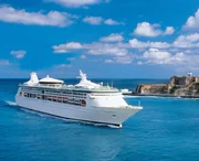 Die "Freedom of the Seas" trägt den stolzen Titel "größtes Kreuzfahrtschiff der Welt": 340 Meter lang, 56 Meter breit und 72 Meter hoch.