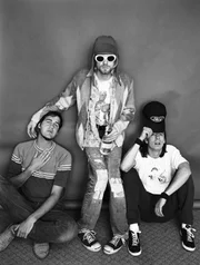 Bis zum Suizid Kurt Cobains war die Band Nirvana weltbekannt, da sie die Musikrichtung Grunge mitbegründete.