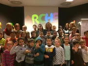 Unter dem Motto "Wir machen Kinder stark für’s Leben" betreut Maike Deckert, Leiterin der Arche Düsseldorf jeden Nachmittag bis zu 70 Kinder.