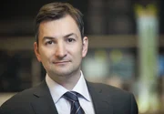 Markus Gürne ist neuer Chef der hr-Börsenredaktion. Nach vier Jahren in Asien berichtet er jetzt vom Frankfurter Börsenparkett. Das ARD-Team um Markus Gürne berichtet mehrmals täglich live - in Morgenmagazin, Tagesschau und Tagesthemen.