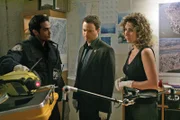 Detective Stella Bonasera (Melina Kanakaredes) und Detective Mac Taylor (Gary Sinise) glauben nicht, dass der erfahrene Tauchlehrer, der aus dem East River gefischt wird, durch einen Unfall ums Leben gekommen ist.