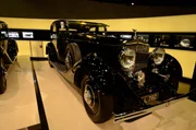 Für viele Besucher der Ausstellung bleibt der Kauf eines Rolls Royce nur ein Traum.