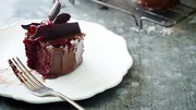 Rote-Beete-Kuchen mit Avocado/Schokoladen-Zuckerguss