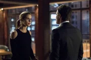 Emily Bett Rickards, Stephen Amell
