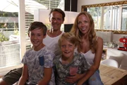 "4 geben alles!": Familie Maybach (Adrian Maybach, l.; Marian Maybach, 2.v.l.; Phillipp Maybach 2.v.r.; Doris Maybach, r.).
