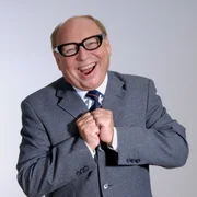 Hans-Joachim Heist in seiner Rolle als Heinz Erhardt.