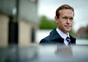 John (Steven Mackintosh)