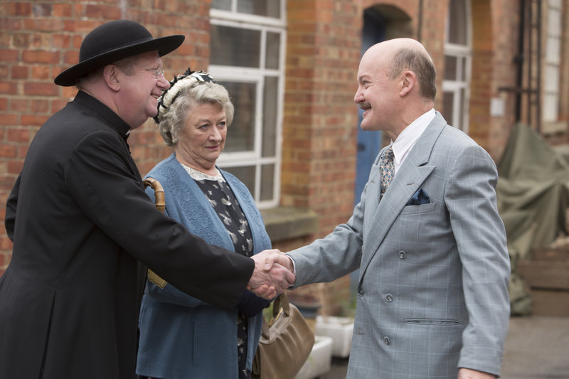 Father Brown (2013) Der Trottel der Nation (The Crackpot of the Empire