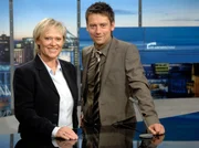RUNDFUNK BERLIN-BRANDENBURG
Sascha Hingst präsentiert im Wechsel mit Cathrin Böhme die "Abendschau" im rbb Fernsehen. Die "Abendschau" ist eine der meistgesehenen regionalen Nachrichtensendungen im deutschen Fernsehen.
