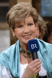 Moderatorin Carolin Reiber.