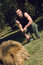 Dave Salmoni mit der Löwe