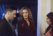 Tommy Merlyn (Colin Donnell), Laurel Lance (Katie Cassidy, M.)