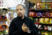 Gelingt es Odafin 'Fin' Tutuola (Ice-T) und den Ermittler der SVU die Korruption in einem Fall von Kindesverwahrlosung auf die Schliche zu kommen?