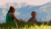 Familie Fuchs lebt den Sommer über auf der Lochalpe in Vorarlberg.