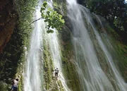 hr-fernsehen TROPISCHE TRAUMZIELE: DOMINIKANISCHE REPUBLIK, BALI, BRASILIEN, am Freitag (03.02.12) um 20:15 Uhr.
Blick auf den Wasserfall Salto de Limon auf der Halbinsel Samaná in der Dominikanischen Republik.