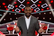 Moderator Nelson Müller in der Kulisse von "Kennste den?"