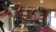 Arbeitsplatz und Wohnzimmer in einem - auf vier Quadratmetern.
