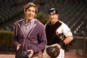 Thomas Middleditch (l)