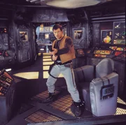 Im Jahr 2275 hat die Menschheit das gesamte Sonnensystem kolonisiert. Die Kopfgeldjäger Dante Montana (Michael Paré) und seine Crew sind in den weiten des Weltraums unterwegs um interplanetare Kriminelle aufzuspüren und zu verhaften.
. Starhunter