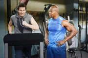 Jake Peralta (Andy Samberg, l.), Terry Jeffords (Terry Crews)