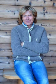 Drehbegehung Hansi Hinterseer am Freitag den 6. November 2015 auf einer Almhuette nahe Jochberg, Tirol. © Kerstin JOensson