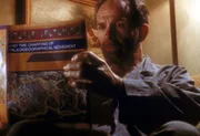 Dr. Nodel (Ron Rifkin) ist der Lösung seines Problems, "schlafende" Gene der menschlichen DNA zu aktivieren, ganz nahe.