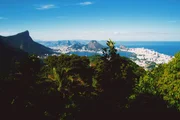 Die "chinesische Aussicht" - einer der schönsten Blicke auf RioZur ARTE-Sendung
Rio, wunderbare Stadt
Rio, die Schöne
5: Die „chinesische Aussicht“ - einer der schönsten Blicke auf Rio
© Felix Sorger
Foto: ZDF