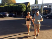 Oksana und ihr Mann Daniel auf der Melrose-Avenue.