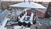 Heston Blumenthal serviert seine Pies 100 Fuß über dem Londoner East End.