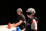 Dr. David Eagleman fuehrt durch die Sendung