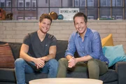Die Moderatoren Philip Häusser (links) und Willi Weitzel.