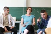Julia W. (42, allein erziehende Mutter von drei Kindern), lädt die Schüler ihrer Hauptschulklasse gerne zu Gruppendiskussion ein.