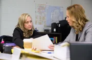 Alicia O'Neill (l.), Casey Garrett