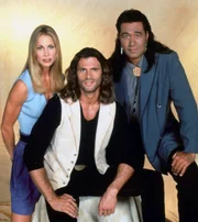 2. Staffel: (v.l.): Cheyenne Phillips (Kathleen Kinmont), Reno Raines (Lorenzo Lamas) und Bobby Sixkiller (Branscombe Richmond)