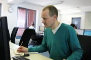 Rainer G. ist nicht mehr so leistungsfähig wie früher. Mehr als 20 Stunden die Woche kann er nicht mehr arbeiten.