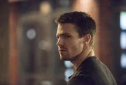 Oliver Queen (Stephen Amell)