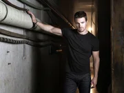 Stephen Amell (Oliver Queen)