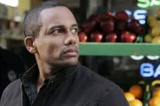 Ein junger, smarter Geschäftsmann genehmigt sich eine teure Zigarre, die explodiert und ihn tötet. Dr. Sheldon Hawkes (Hill Harper) und seine Kollegen sind sofort zur Stelle.