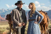 Von links nach rechts: Teddy Flood (James Marsden) und Dolores Abernathy (Evan Rachel Wood).