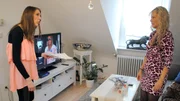 Tochter Bettina (21), von der sich Ursula immer wieder Geld leiht, macht ihrer Mutter schwere Vorwürfe..