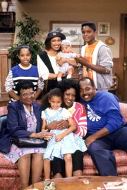 1. Staffel: (hi.v.l.): Laura (Kellie Shanygne Williams), Rachel (Telma Hopkins) mit Richie und Eddie (Darius McCrary) (Nur für den Pilot)